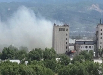 Пожар на территории алматинского завода «Алтын диирмен» ликвидирован